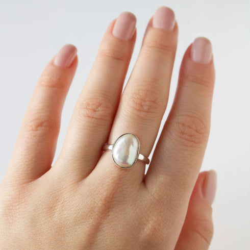 Mother of pearl ring - Vintage inspired ring - Oval ring - Gemstone ring - Statement ring - Braided ring - Bold ring - MARGOT RING