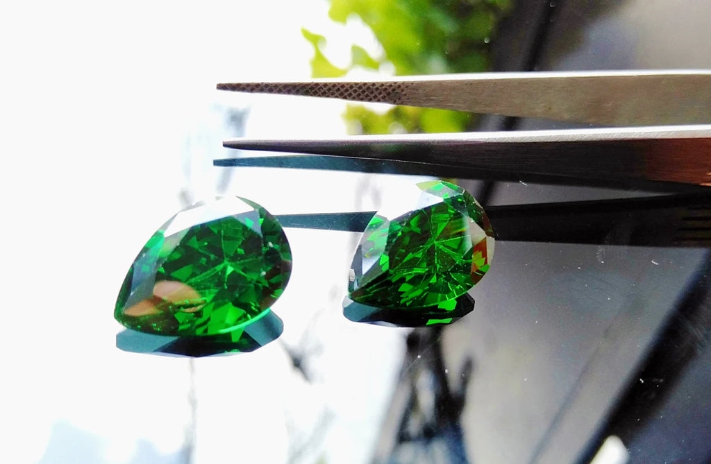 Cubic Zirconia AAA Quality Cubic Zirconia Pear Shape Emerald Green Color CZ Loose Stones (2x4mm to 10x14mm) Zirconia