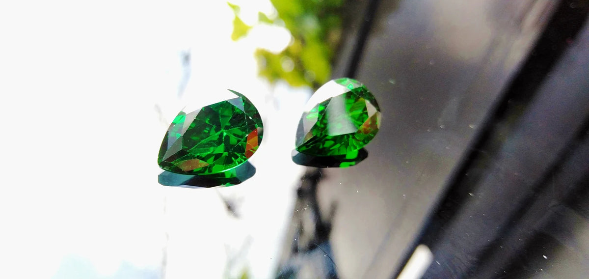 Cubic Zirconia AAA Quality Cubic Zirconia Pear Shape Emerald Green Color CZ Loose Stones (2x4mm to 10x14mm) Zirconia