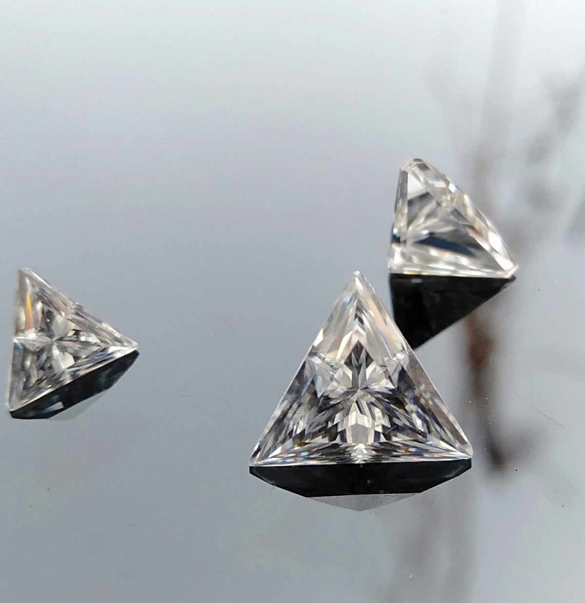 Moissanite Diamond Certified Loose stone White Moissanite Triangle Shape Cut Stone D VVS1 Faceted Moissanite For Jewelry Making 3mm to 10mm