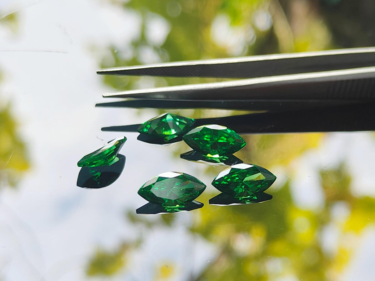 Cubic Zirconia AAA Quality Cubic Zirconia Marquise Shape emerald green Color CZ Loose Stones (1x2mm to 7x14mm)Cubic Zirconia