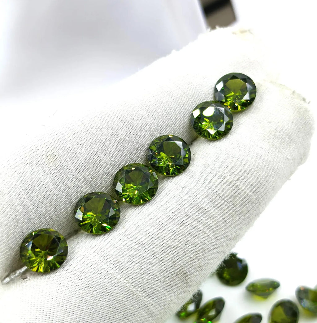 AAA Peridot Green Cubic Zirconia: Round Loose Gemstone (0.5mm - 15mm)