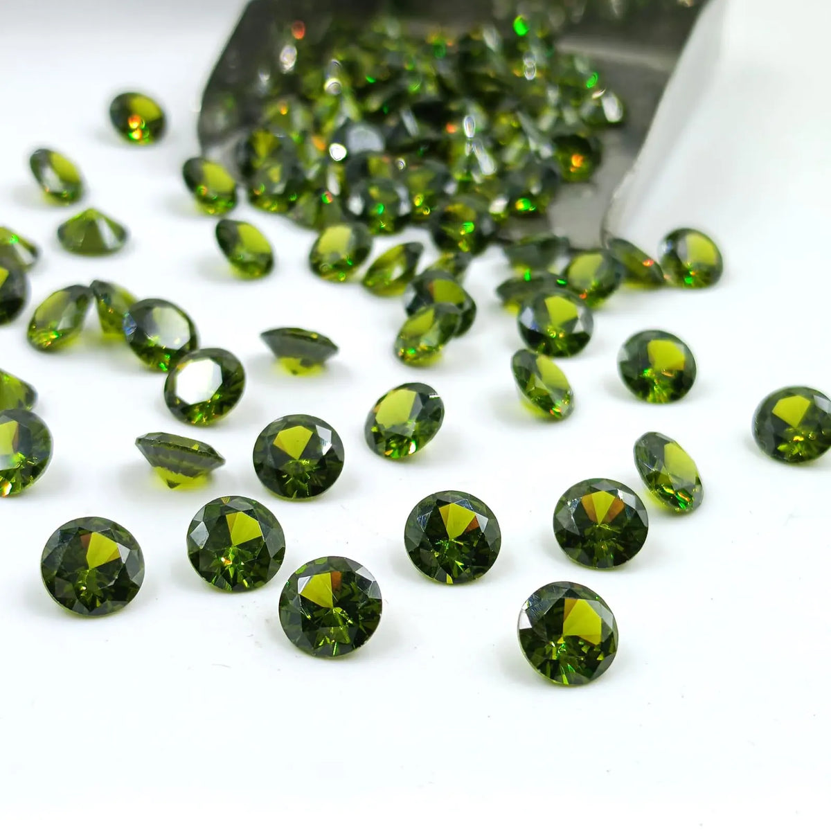 AAA Peridot Green Cubic Zirconia: Round Loose Gemstone (0.5mm - 15mm)