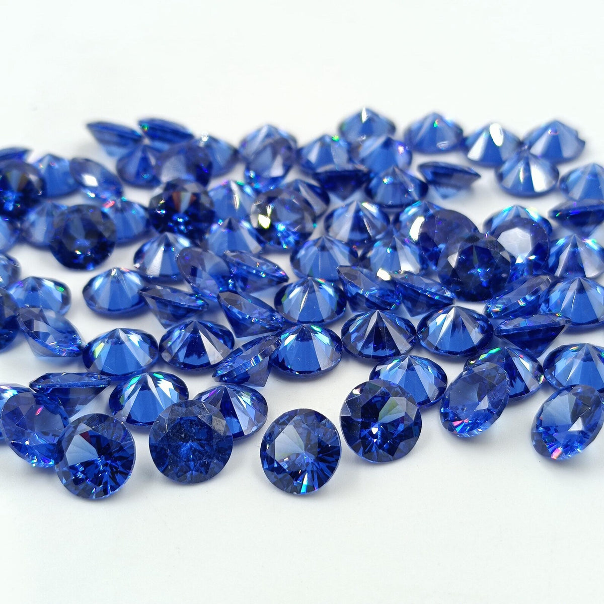 AAA Cubic Zirconia: Round Blue Sapphire CZ Gemstone (8mm)