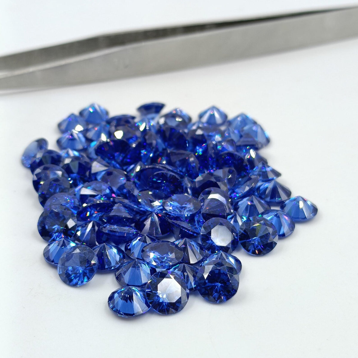 AAA Cubic Zirconia: Round Blue Sapphire CZ Gemstone (8mm)