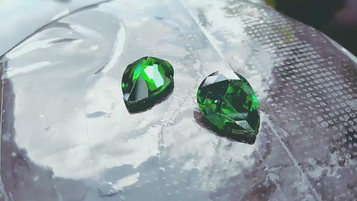 Cubic Zirconia AAA Quality Cubic Zirconia Pear Shape Emerald Green Color CZ Loose Stones (2x4mm to 10x14mm) Zirconia